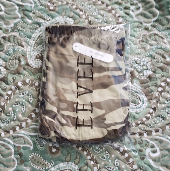 💜💜Camouflage Leggings - Picture 7 of 7